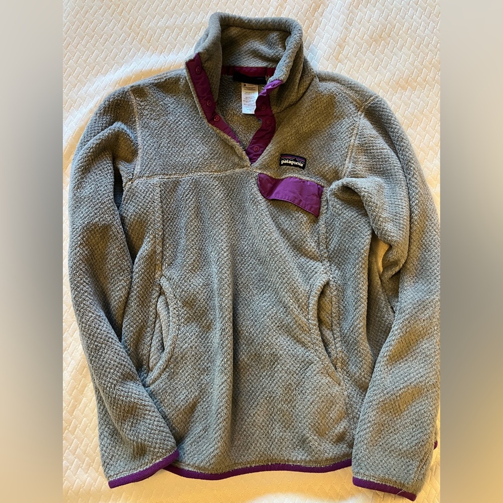 Gray Patagonia Synchilla Snap-T pullover